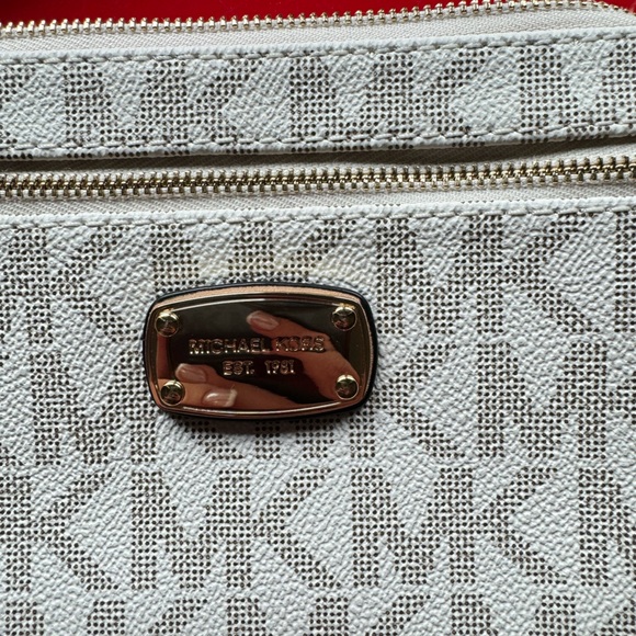 Authentic Michael Kors Shoulder bag! - Picture 2 of 5